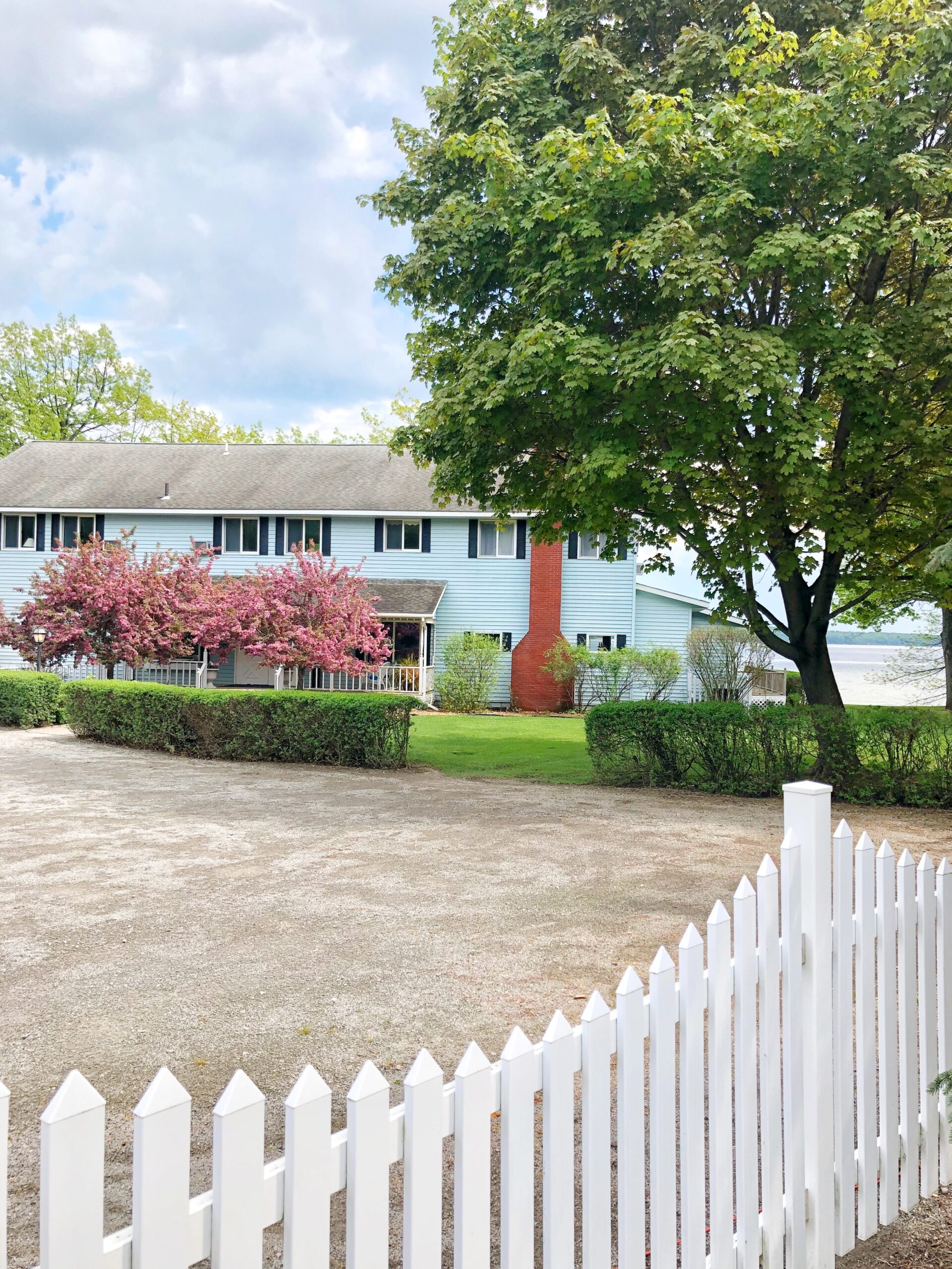 Churchill Pointe Inn, Your Gateway to Summer on Hubbard Lake