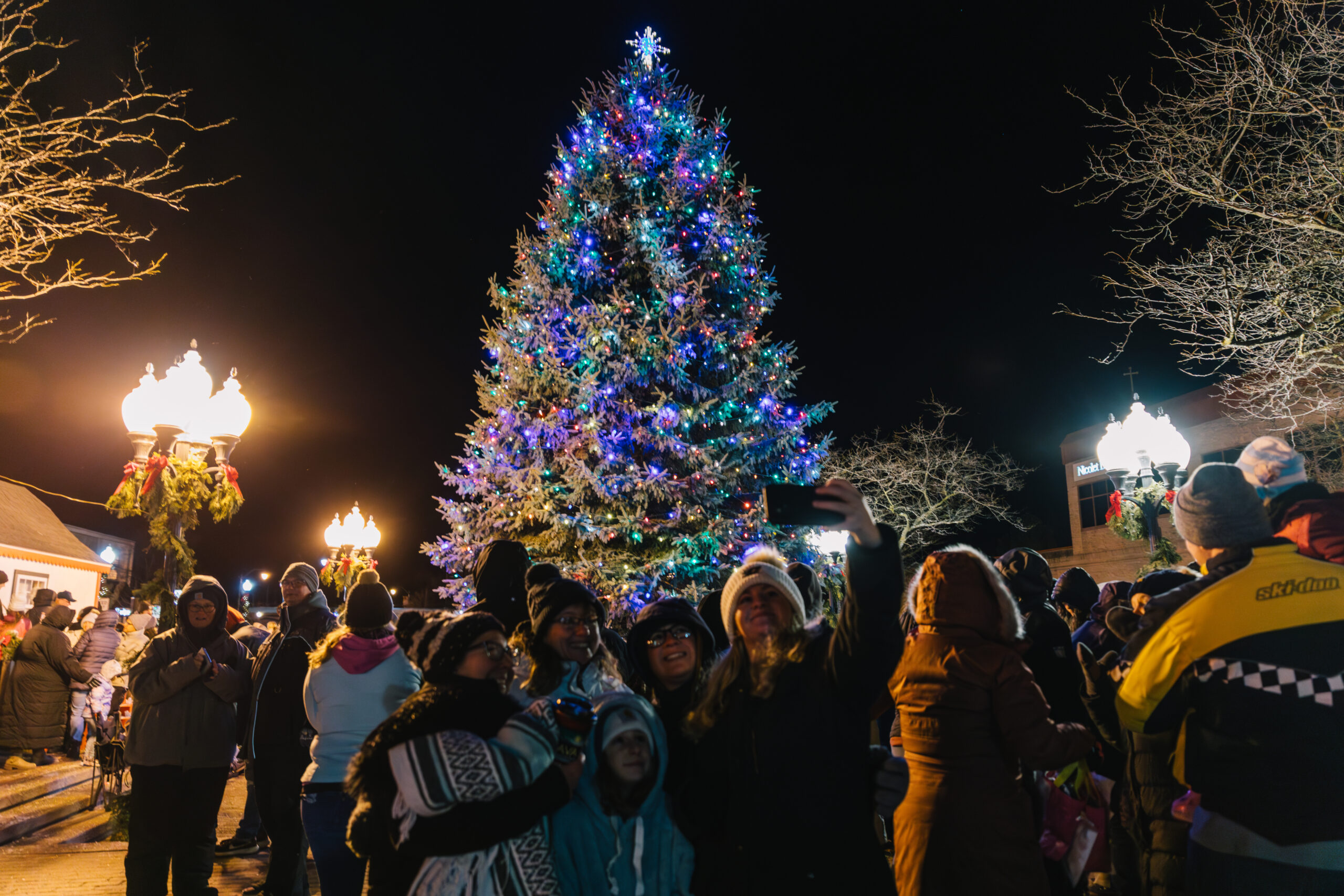 5 Spots for a Hallmark Movie Worthy Meet-Cute in Alpena this Holiday Season